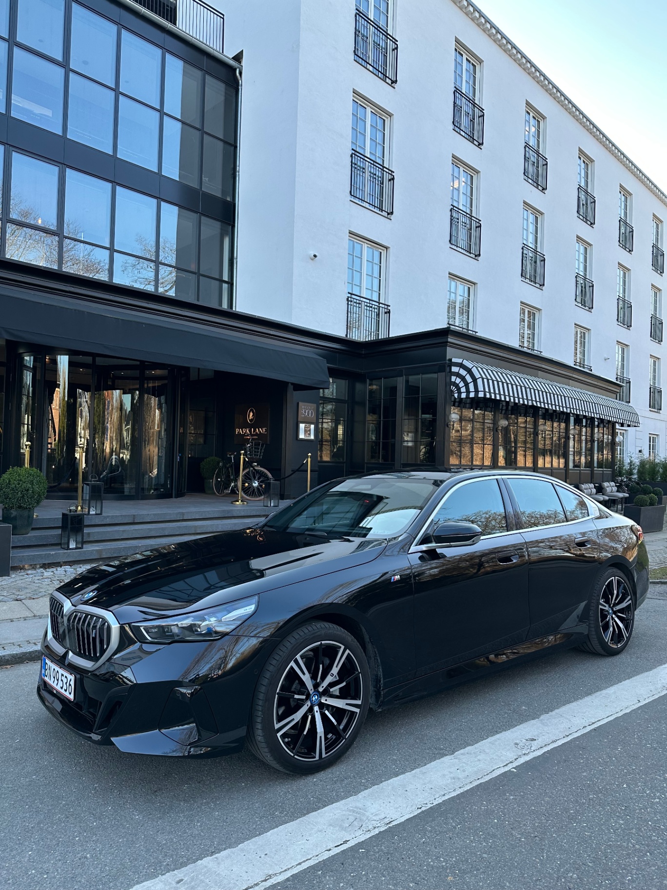 BMW i5 — Business Class