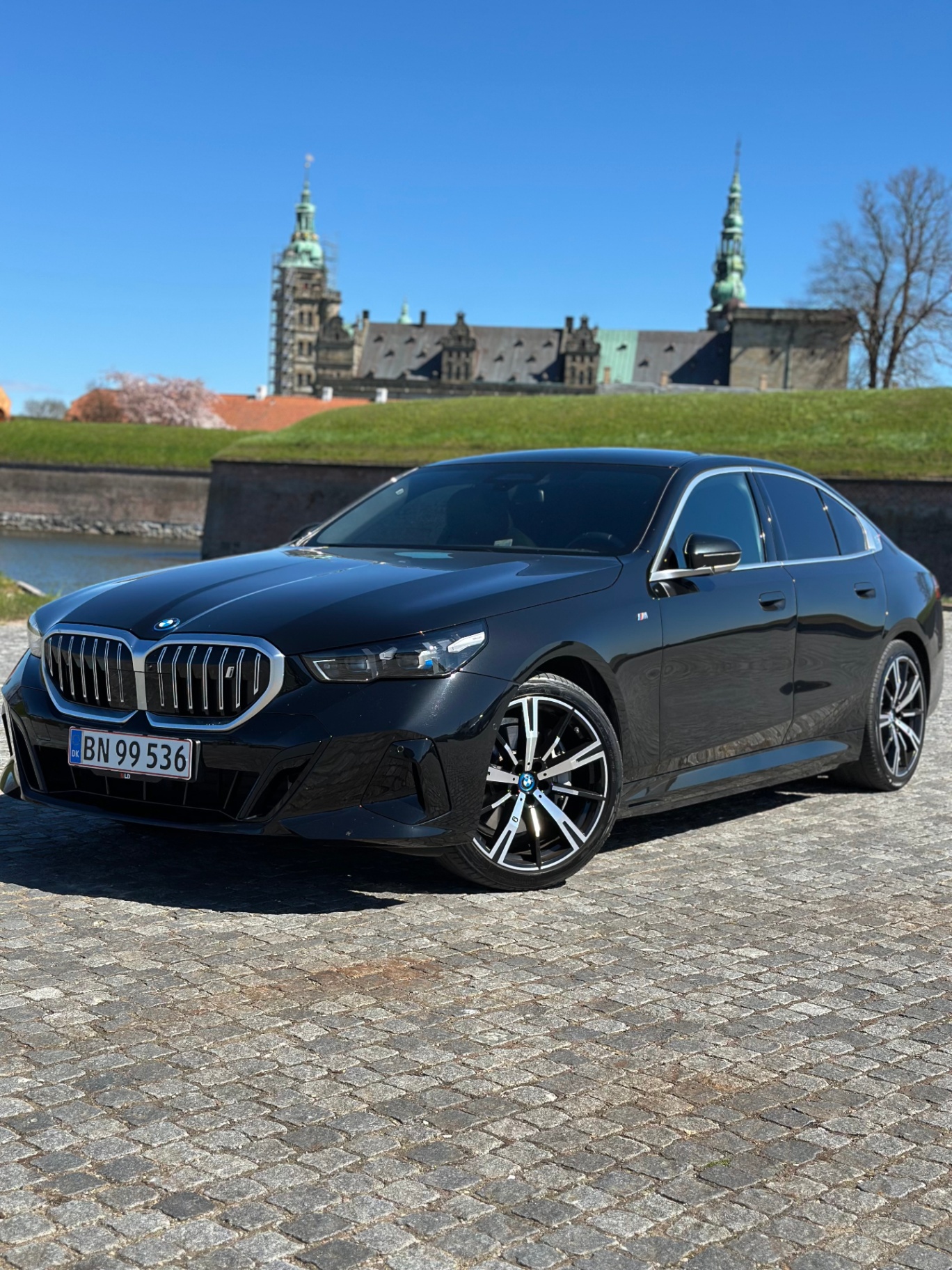 Business Class — BMW i5